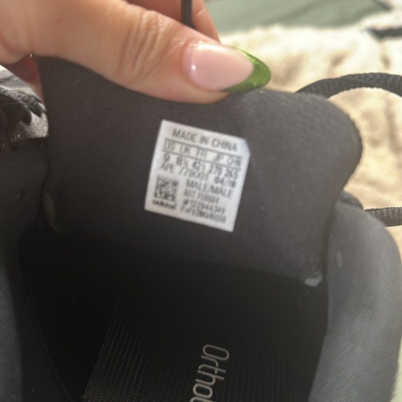 Yezzy boost 700 v2 size 9 - Picture 7 of 7